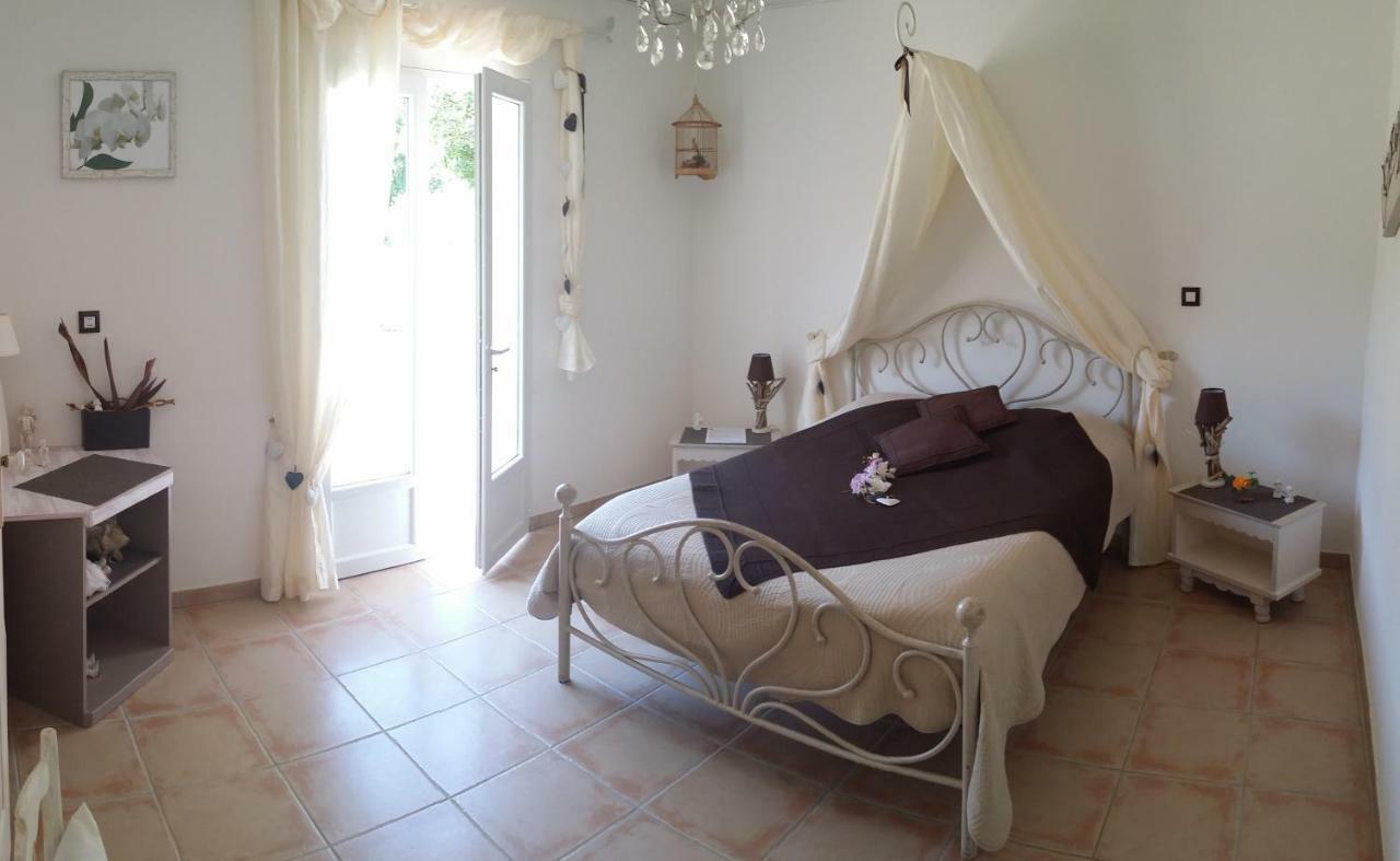 Les Galines Otel Rians  Dış mekan fotoğraf